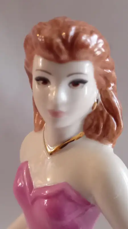 COALPORT FIGURINE in Arts & Collectibles in Barrie - Image 6