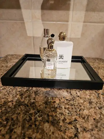 Beautiful black mirrored vanity tray - 9.5 x 11.5" mirror is removal and tray has rubber feet for st...