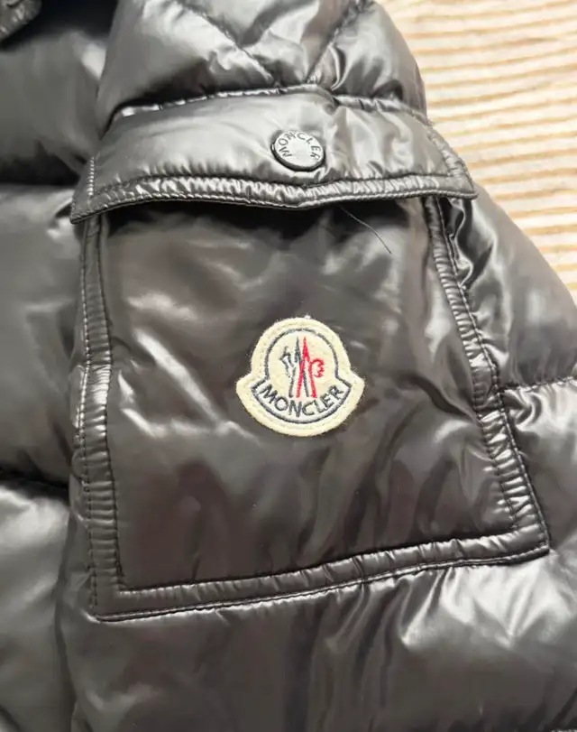 black montcler winter jacket  in Other in Laval / North Shore - Image 4