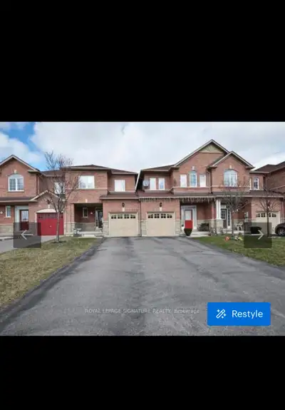 Spacious Masterbedroom is available for RENT With walk-in closet *4pcs washroom *laundry *Parking *W...