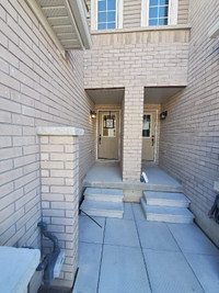 RENT DISCOUNT! 2 BED TOWNHOUSE NEAR BARRIE SOUTH GO (BRAND NEW!)