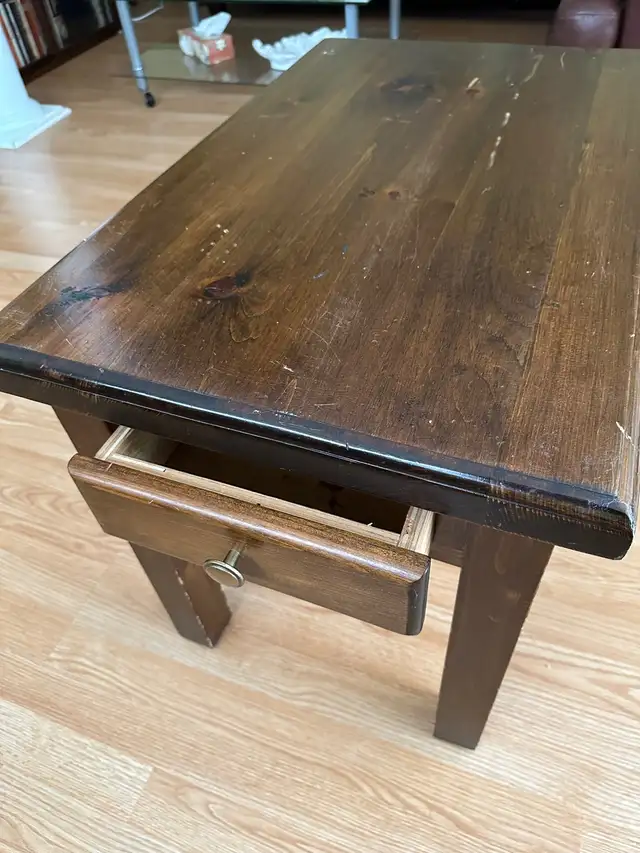 Wooden side table in Coffee Tables in Mississauga / Peel Region - Image 4