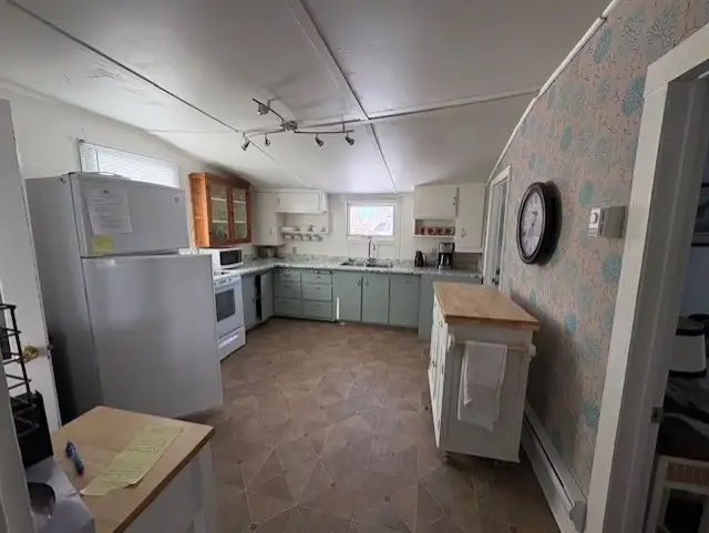 2-Bedroom Lake View Cabin for Rent in Meota Regional Park in Saskatchewan in Canada - Image 4