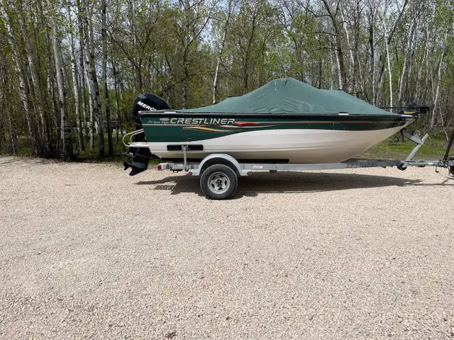 Crestliner Sportangler 17.5 ft with 115 mercury Optimax for sale in Powerboats & Motorboats in Saskatoon - Image 3