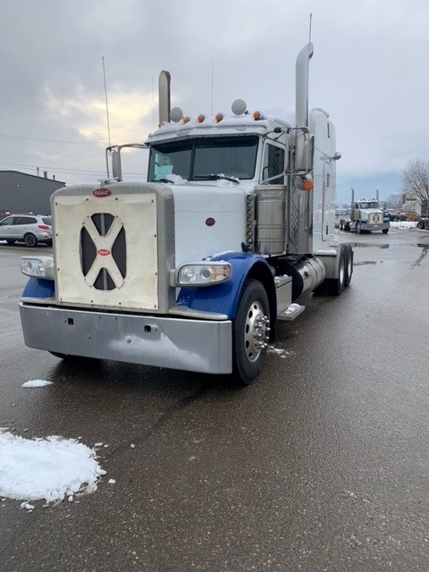 2018 Peterbilt 389 in Heavy Trucks in Saskatoon - Image 4