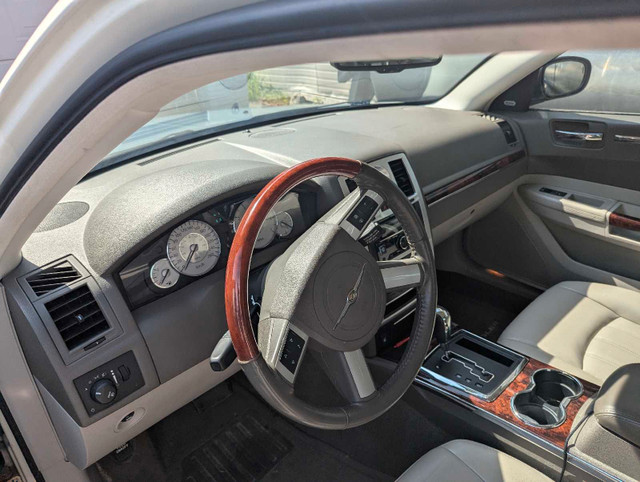 2008 Chrysler 300 c in Cars & Trucks in Ottawa