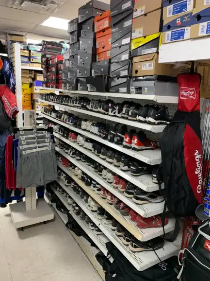 New used baseball softball: bats cleats gloves helmets pants in Baseball & Softball in Oakville / Halton Region - Image 4
