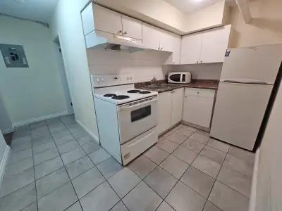 Metrotown 2 bedrooms Unit in Sussex Court for rent
