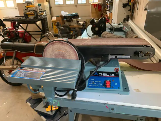 DELTA 4 INCH BELT/ 6 INCH DISK SANDER