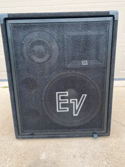 EV S-1503 ER *EVM15B* PA, Bass or keyboard cab, VG condition, View more