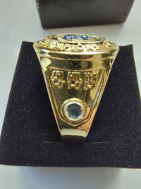 Toronto Maple Leaf 1932 Replica Stanley Cup Ring.