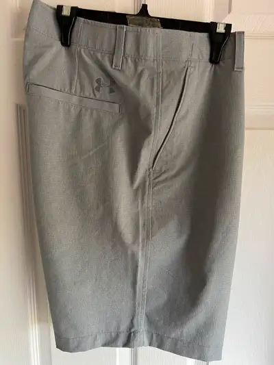 Mens Under Armour Golf Shorts Size 40, View more