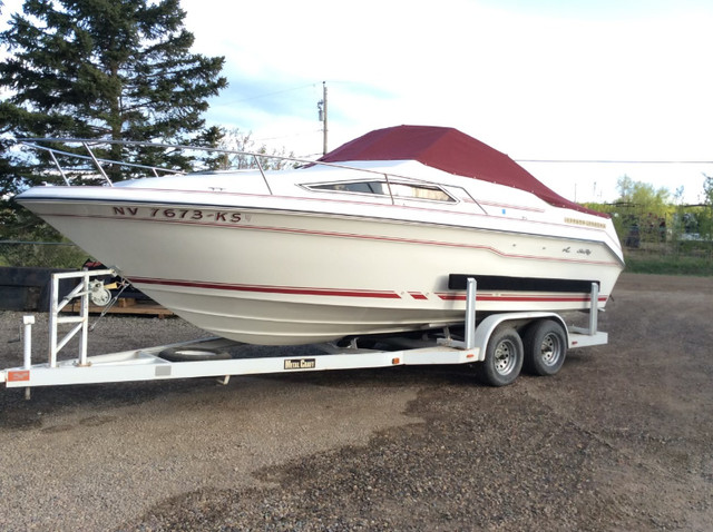 1989 Sea Ray 23 foot Cuddy Cabin in Powerboats & Motorboats in Fort St. John