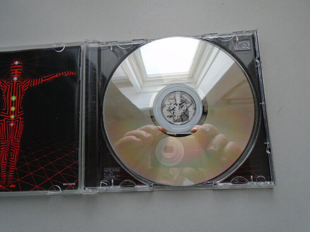 Cd musique The Black Eyed Peas The End Music CD dans CD, DVD et Blu-ray  à Lévis - Image 4