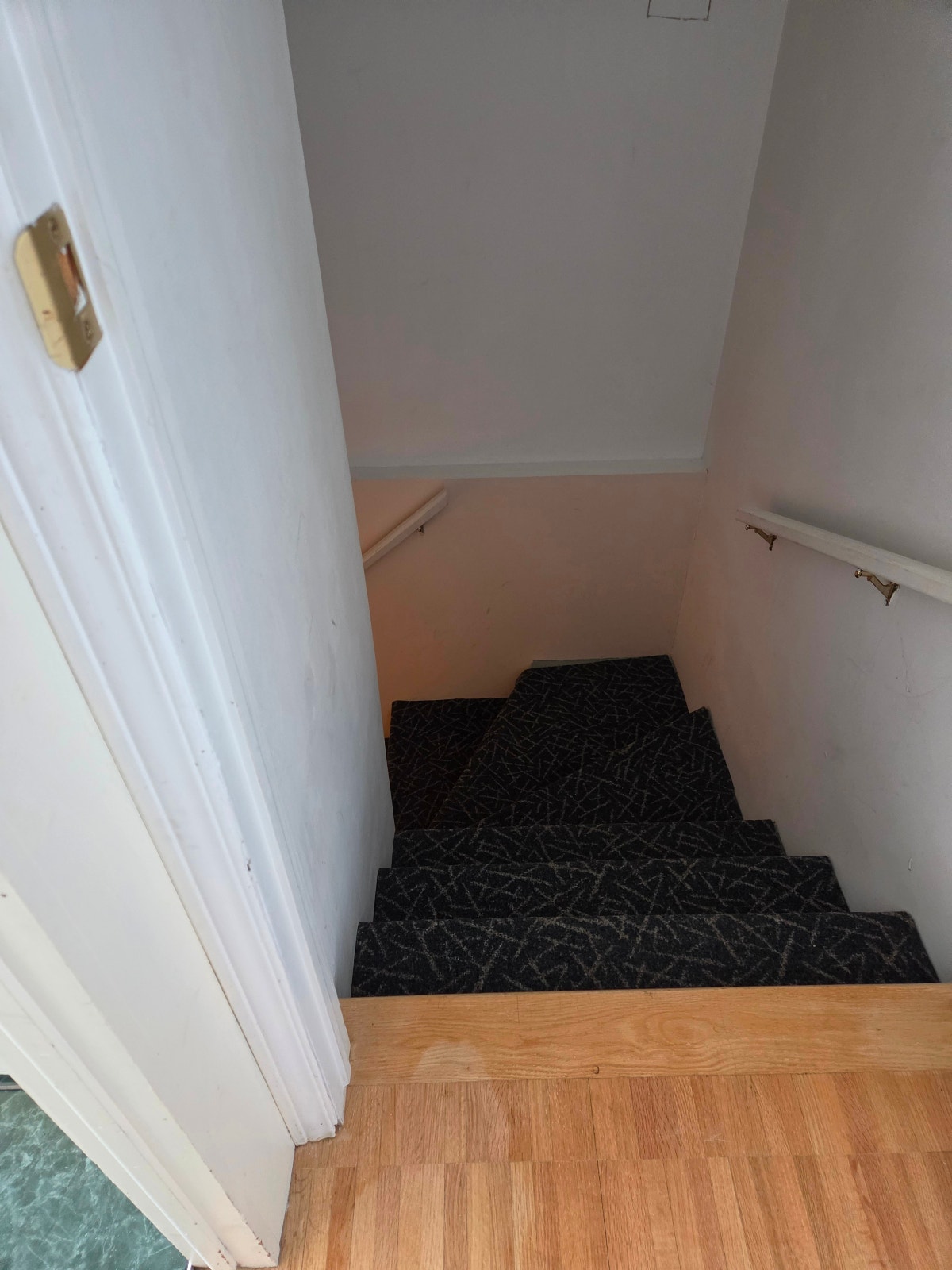 Bachelor sous-sol meuble tout inclus! — photo 3