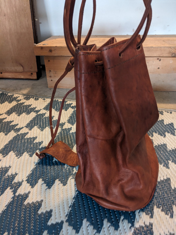 Leather purse in Women's - Bags & Wallets in Campbell River - Image 2