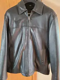 Like New Men's Genuine Lambskin Leather Jacket - Size Medium
