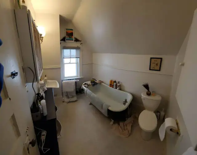 2 bedroom 1 bathroom Downtown Available Aug 15 in Long Term Rentals in Kamloops - Image 8