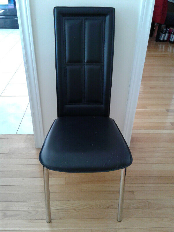 2 dining chairs for sale in Dining Tables & Sets in City of Toronto