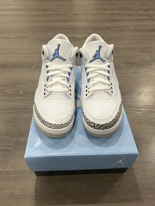 Jordan 3 UNC in Men's Shoes in Markham / York Region - Image 4