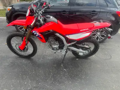 Honda Enduro CRFL 300 4 stroke 2025 have no time to ride the bike bike had 1010 kilometres It’s neve...