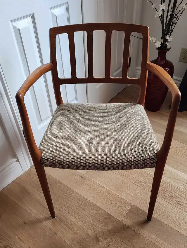 2 Mid Century Teak Arm Chairs from Denmark - Rare in Chairs & Recliners in Ottawa - Image 2