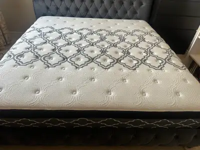 Sealy luxury king mattress almost new $200, View more