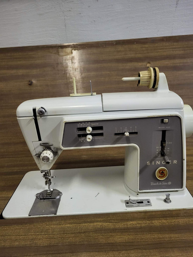 Antique Sewing machine, Singer Model 600 Arts & Collectibles