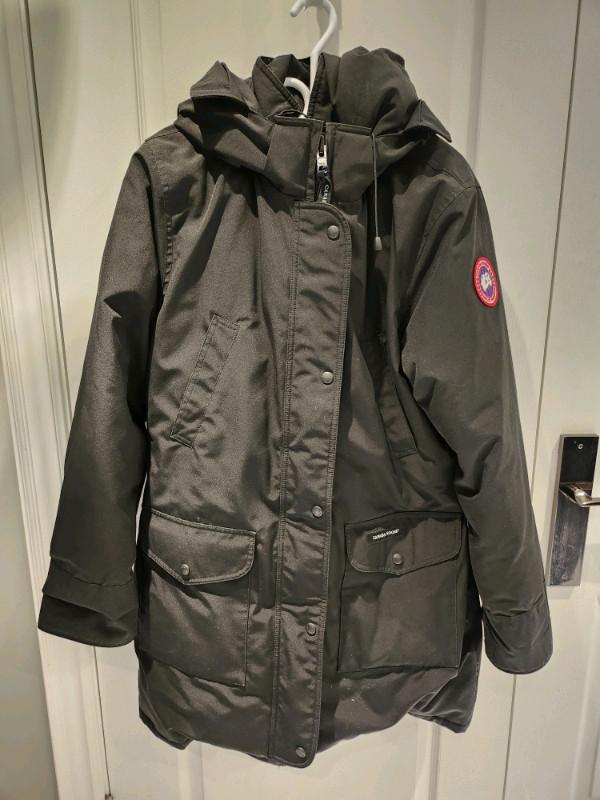 CANADA GOOSE TRILLIUM PARKA, BLACK, WOMEN'S XL in Women's - Tops & Outerwear in City of Toronto - Image 3