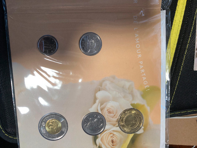 CANADA- 2014-WEDDING GIFT COIN SET- LIMITED WEDDING LOONIE in Arts & Collectibles in Cole Harbour - Image 3