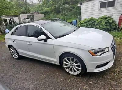 • 171,000 km • White exterior • Sunroof • Automatic transmission • Clean interior & exterior • Runs...