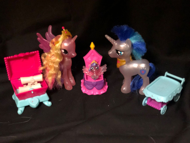 My Little Pony Princess Cadance & Shining Armor Set in Toys & Games in Markham / York Region - Image 2