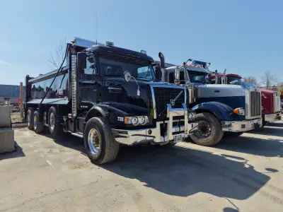 2021 volvo vhd tri-axle dump truck, one owner, 276000km, 500hp d13 engine, i shift auto transmission...