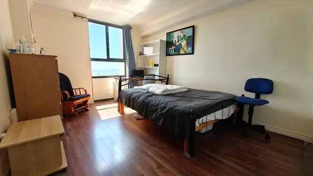 Short Term Rental-Primary Room in High-end Condo Near 404/401