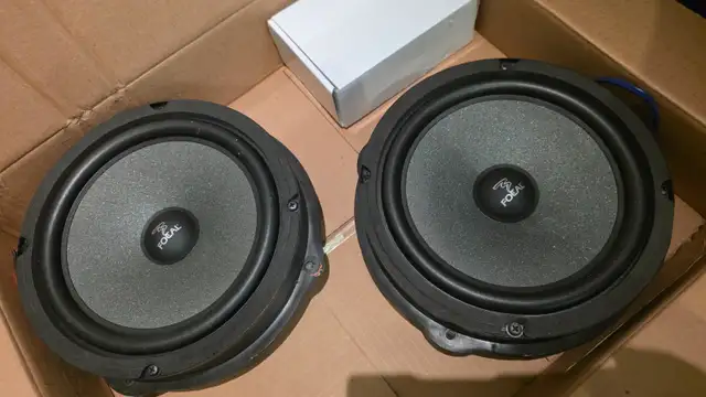 FOCAL ISS 200 Audio Speakers in Speakers in Markham / York Region - Image 2