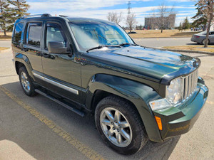 2010 Jeep Liberty Limited 4X4 3.7L V6 LOW KM'S!!.