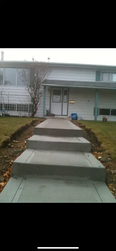 Free room and boated in sylvan lake. Ab