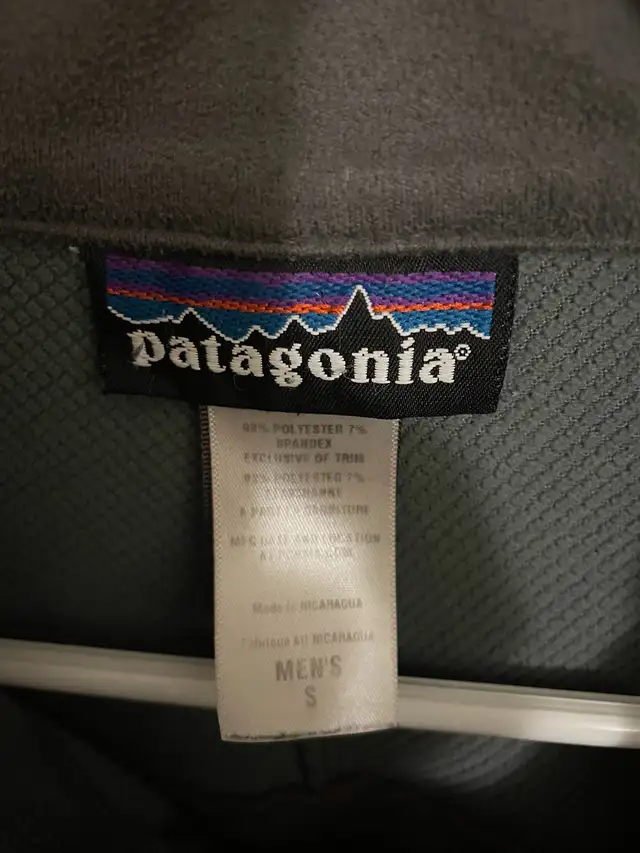 Patagonia Men’s Polartec Jacket Small Read Description in Men's in Calgary - Image 5