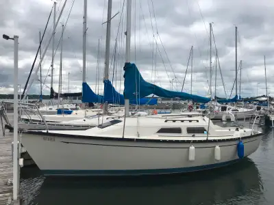 1983 Mirage 25 in very good condition. A great compact cruiser or club racer, ideal for Lake Ontario...