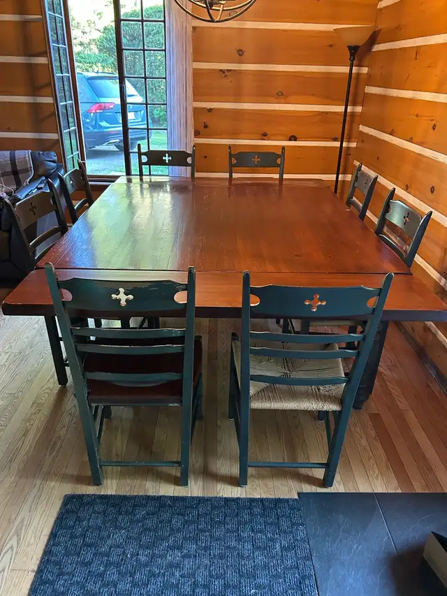 Dinning table and chairs in Dining Tables & Sets in Laval / North Shore - Image 6