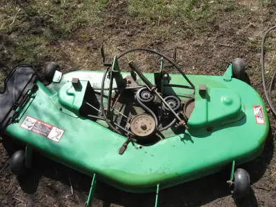 John Deere Sabre 46" wide deck of a Sabre 16V46 made for lever engagement the deck is in nice shape...