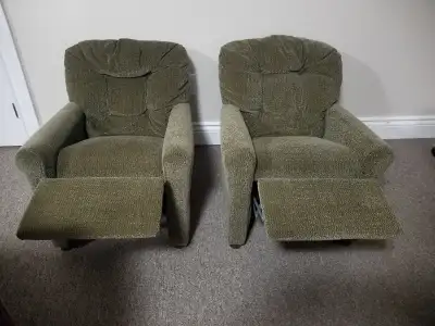 2 matching Kids recliners for sale Smoke free home Like new condition. Selling both for Best Offer!...