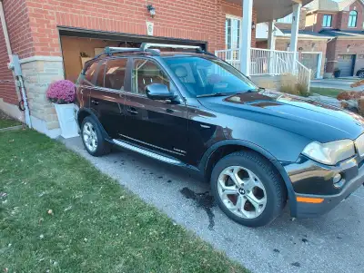 BMW X3 with relatively low KM's. Roof rack, Weather Tech mats all around including trunk (original m...