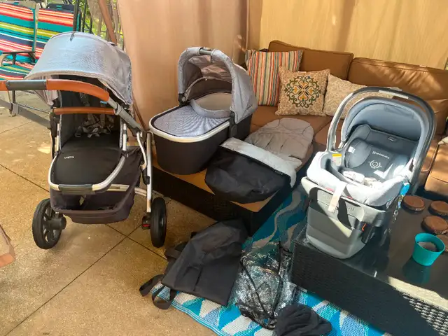 .Uppababy Vista stroller .(Mesa car seat) in Strollers, Carriers & Car Seats in Markham / York Region - Image 2