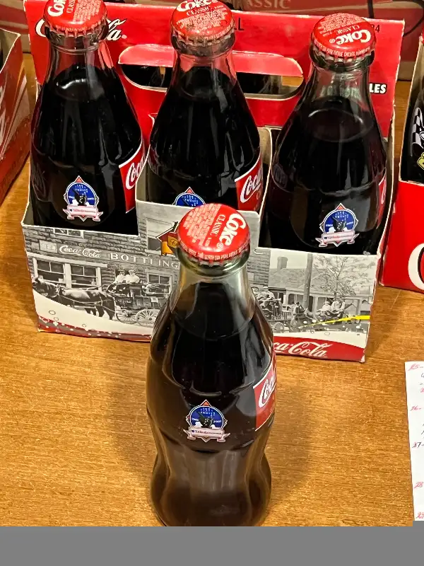 Coca-Cola Commemorative Bottle 2001 Walgreens 100 Years of Trust in Arts & Collectibles in Longueuil / South Shore - Image 3
