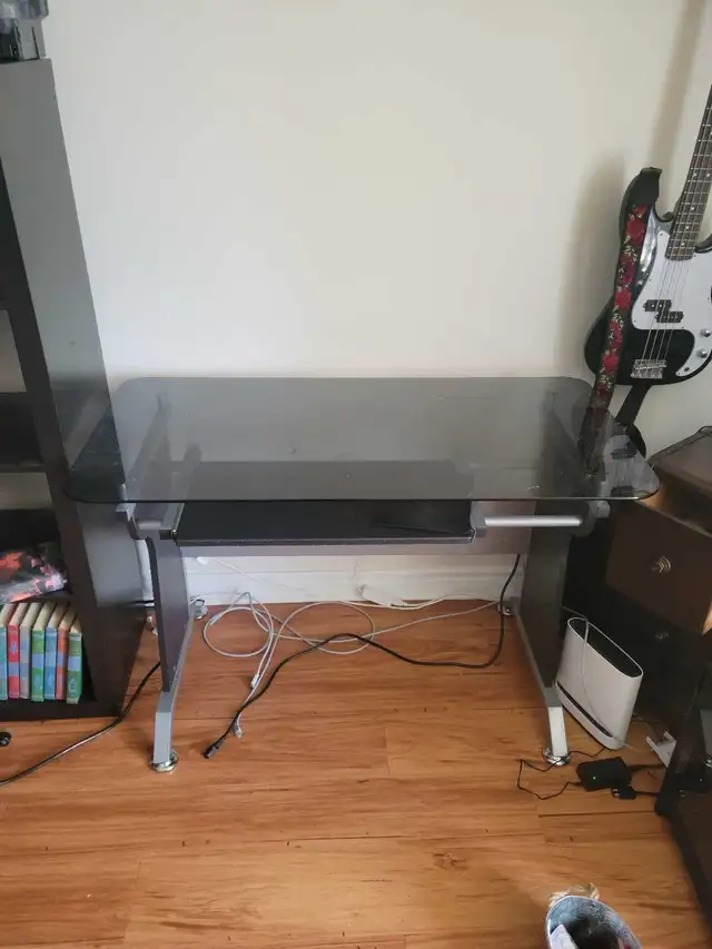 Computer Desk in Desks in Ottawa - Image 2