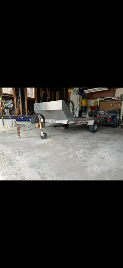 All aluminum frame, super light and no rust Deck is 4.5 feet wide and 10 feet long but can accommoda...