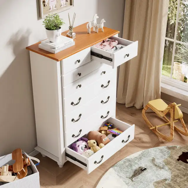 Beautiful 8 Drawer Dresser, heavy duty wardrobe  in Dressers & Wardrobes in Markham / York Region - Image 7
