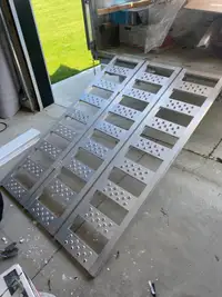 Tri-fold Loading Ramp