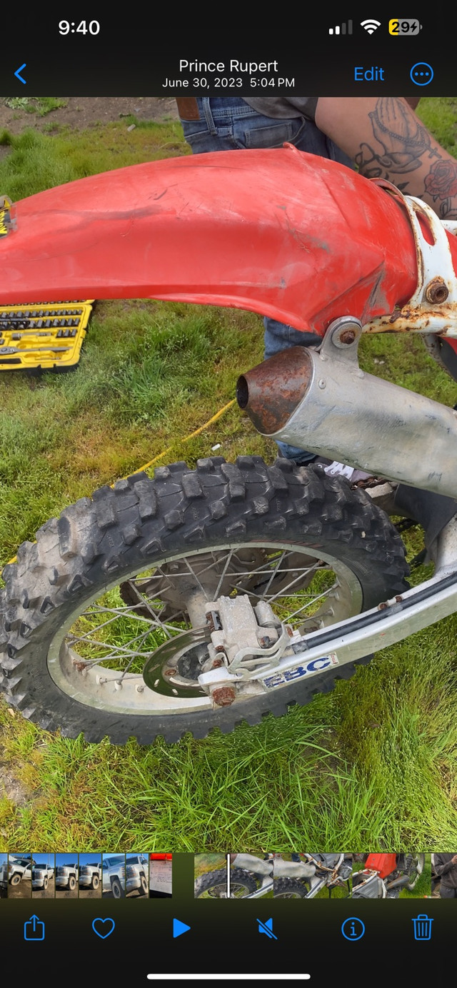 80-90 250r two stroke in Dirt Bikes & Motocross in Prince George - Image 2